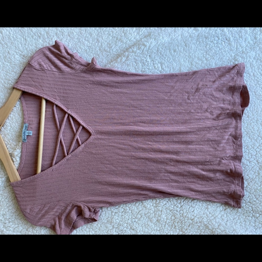 Criss cross T-shirt